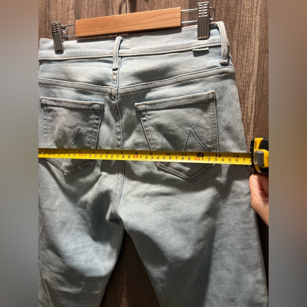 MOTHER Jeans The Weekender Fray Swimming Pool Sunday Size 25 Raw Hem Denim Jeans - Picture 8 of 13